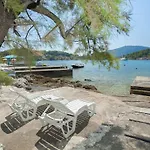 Neda-three Bedroom With Terrace And Sea View Vela Luka