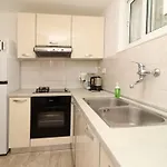 Сasa de vacaciones Neda-three Bedroom With Terrace And Sea View