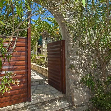 Neda-three Bedroom With Terrace And Sea View Holiday home