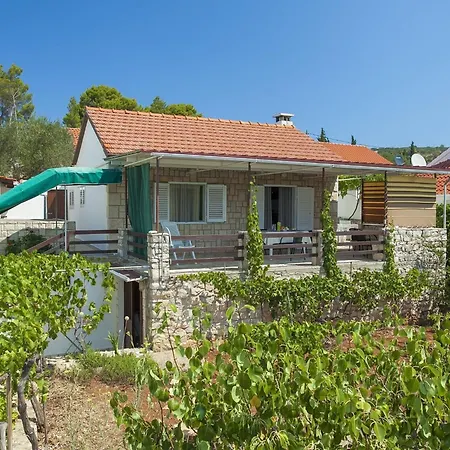 Сasa de vacaciones Neda-three Bedroom With Terrace And Sea View